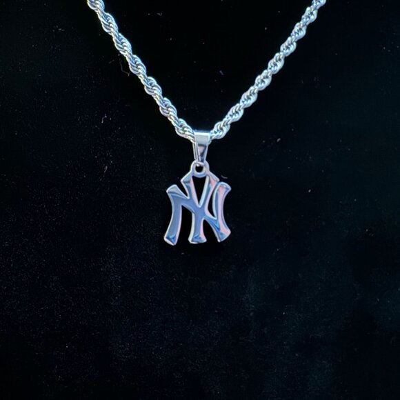 New York Yankees Necklace - Silver Plated - 3mm Rope 20" Chain - Easter Gift - Picture 2 of 2